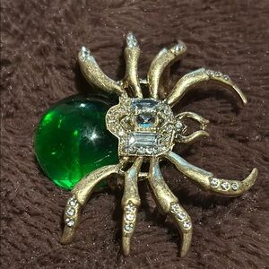 Brushed Gold Spider Brooch with Green Gem